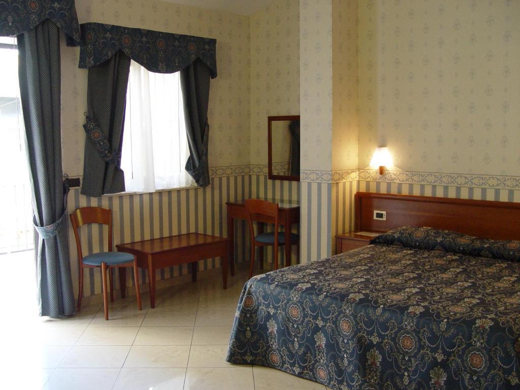 Hotel Kroma Ragusa Cameră foto